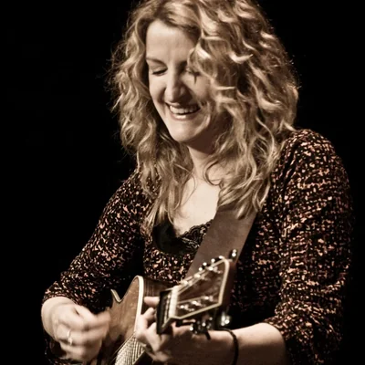 Claire Lynch