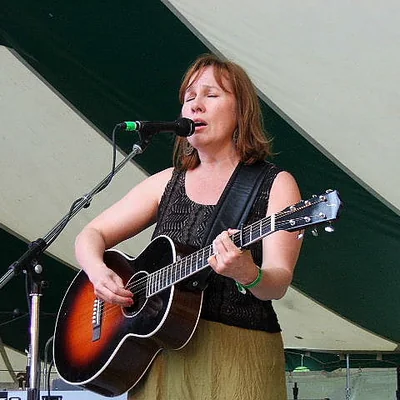 Iris DeMent